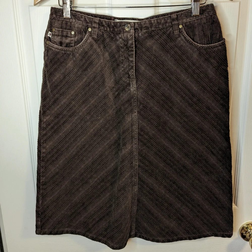Tommy Hilfiger Women's Skirt dark chocolate brown corduroy size 4